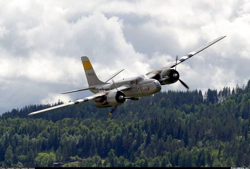 Douglas A-26 nose 8 50 cal.jpg