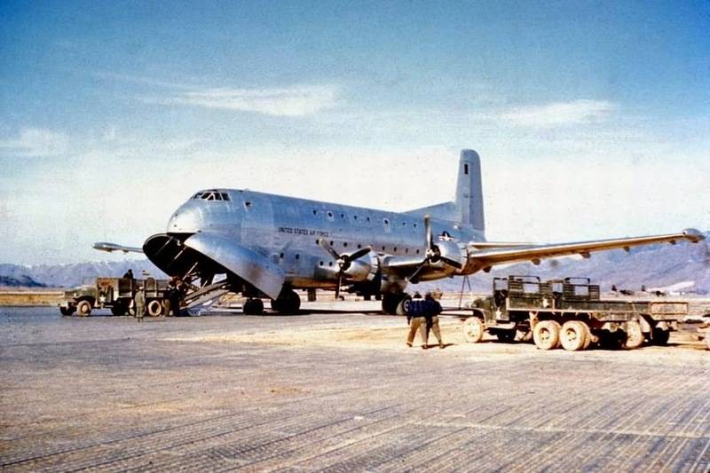 Douglas-C-124A-GlobemasterII-Korean-War.jpg