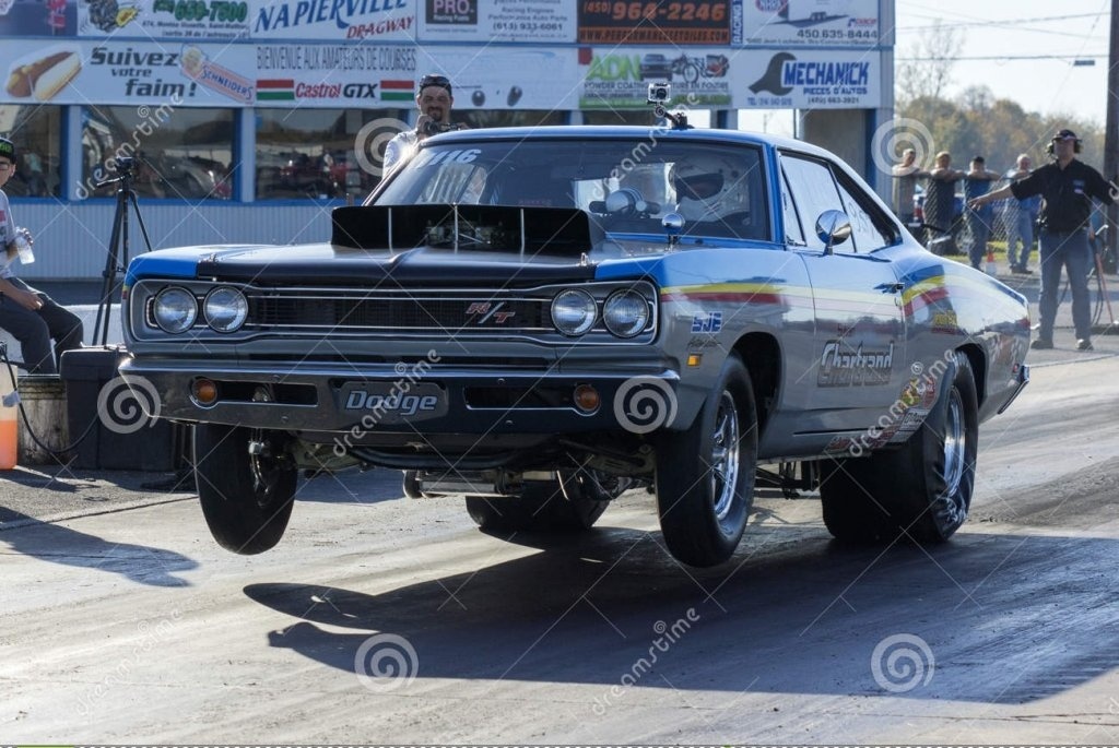 drag-car-wheelie-napierville-dragway-can 34378036.jpg