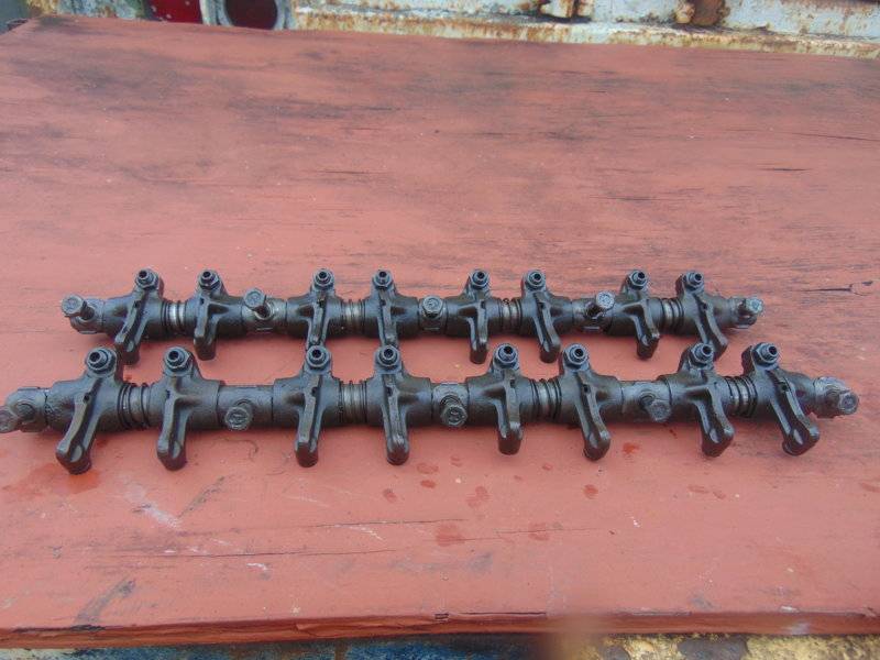 DSC01019big block adjustable rocker arm set.jpg