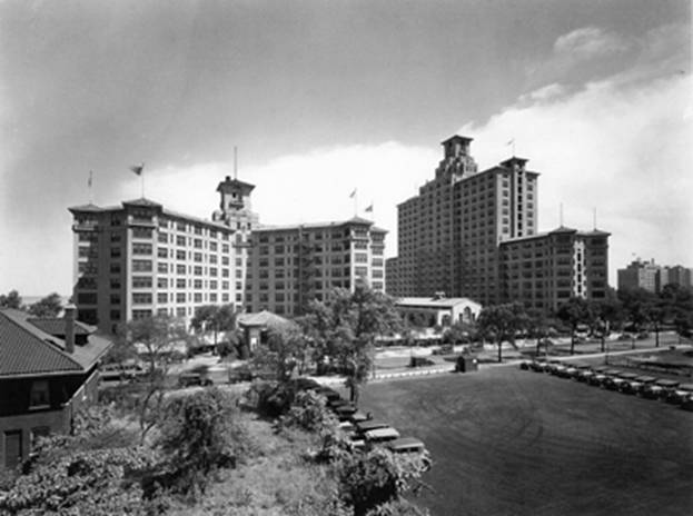 Edgewater  Beach Hotel - 1930's.jpg