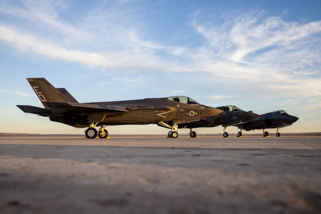 f-35variants3f6ozc.jpg