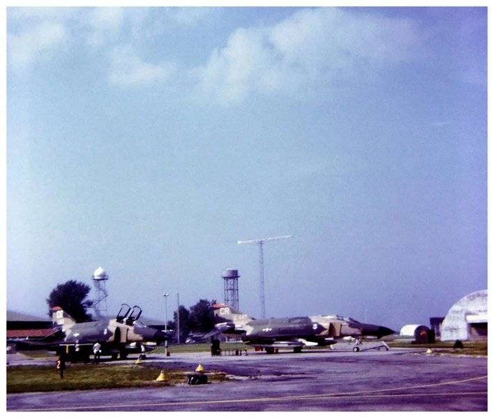 F-4's Aviano.jpg