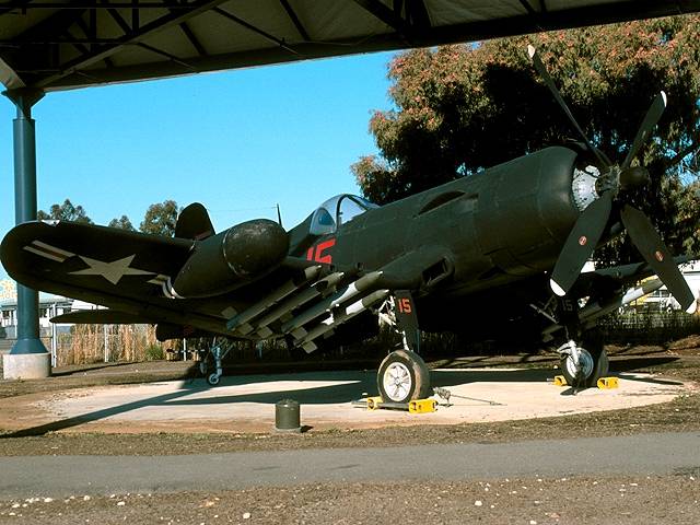 F4U-5N_122189.jpg