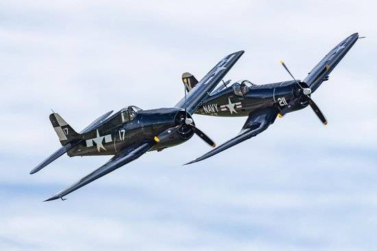 f6f-hellcat-f4u-corsair.jpg