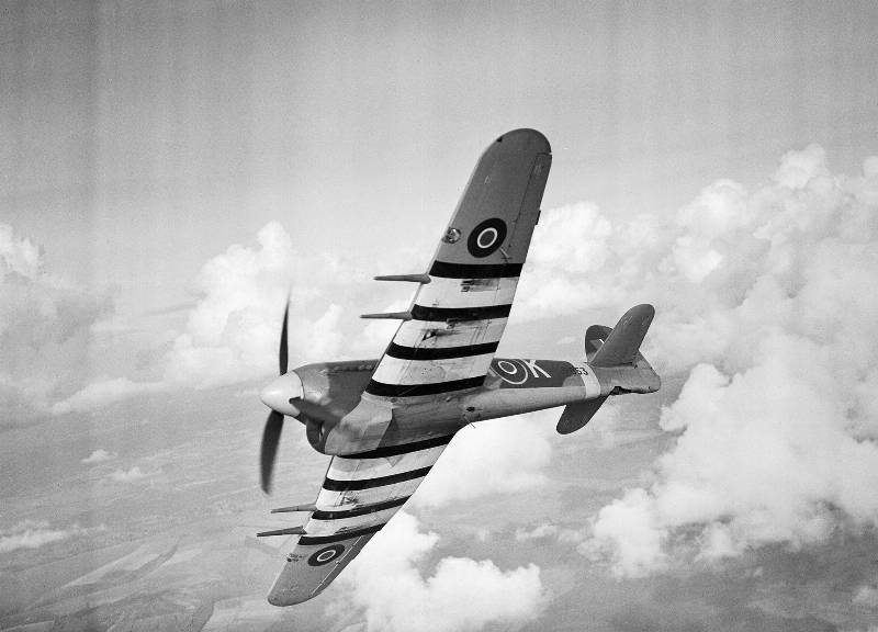 f_No._486_Squadron_RAF%2C_27_October_1943._CH11578.jpg