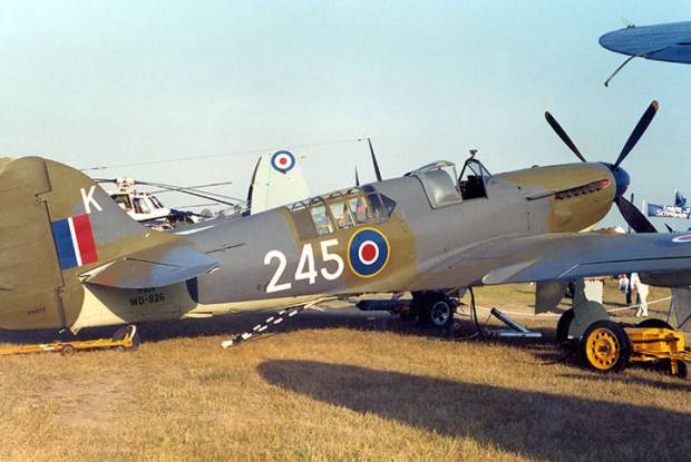 Fairey-Firefly-AS.6-WD826-1988-Bi-Centennial-Air-Show-620x415.jpg