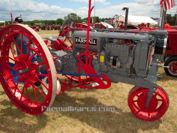 Farmall F-12 lift.jpg