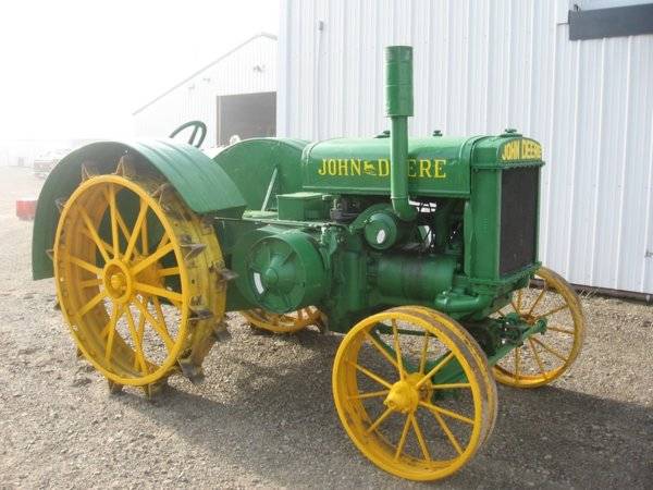 Farmer-Brings-Past-Back-to-Life-With-John-Deere-Tractor-Restoration-Project.jpg