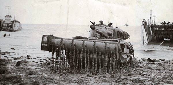 Flail_tank_coming_ashore_from_an_LCT_Walcheren_Island_Netherlands_1944._MIKAN_No._3614385.jpg