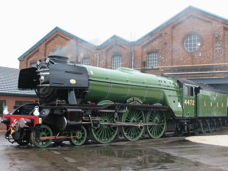 Flying_Scotsman_in_Doncaster.jpeg