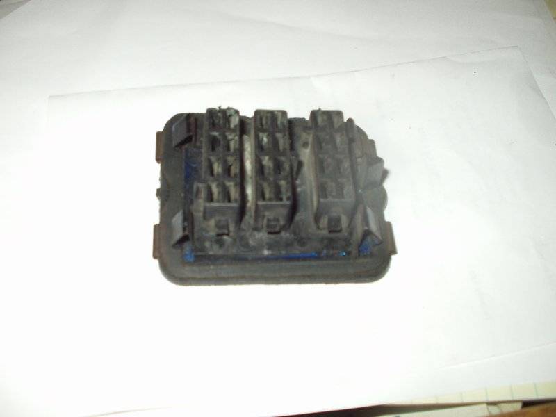 Fuse block 2.JPG