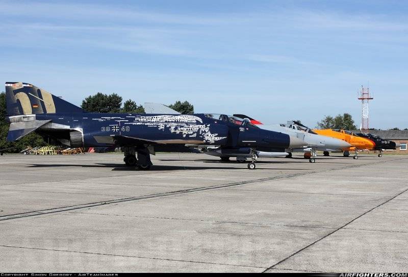 German F-4 Phantoms Lined Up.jpg