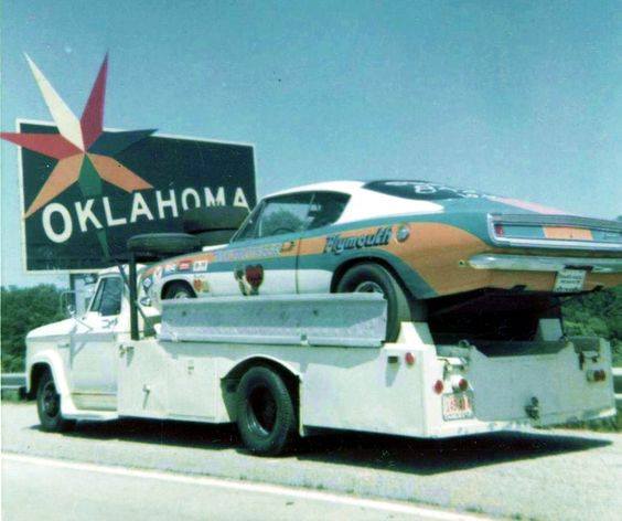 grotheers cuda and hauler at state line.jpg