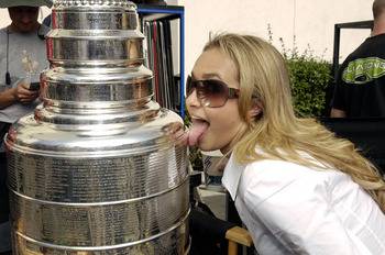 hayden-panettiere-stanley-cup-01_display_image.jpg