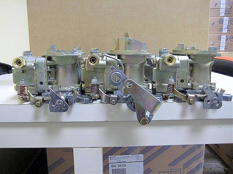 Holley_2300_Mech_Secondary_Carb_&_Linkage.jpg