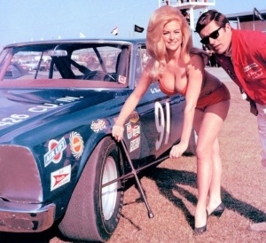 Hurst Linda Vaughn Nascar 65 426 Belvedere mid 60's.jpg