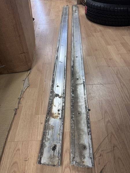 SOLD - 1971 GTX Rocker Molding Set | For B Bodies Only Classic Mopar Forum