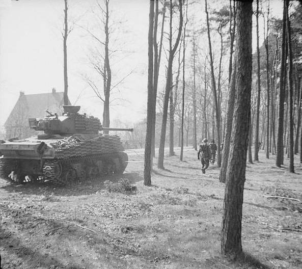 ists-troops-of-49th-west-riding-division-to-clear-the-germans-from-ede-netherlands-17-april-1945.jpg