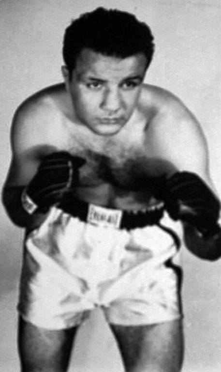 Jake_LaMotta_signed_photo_postcard_1952.jpg