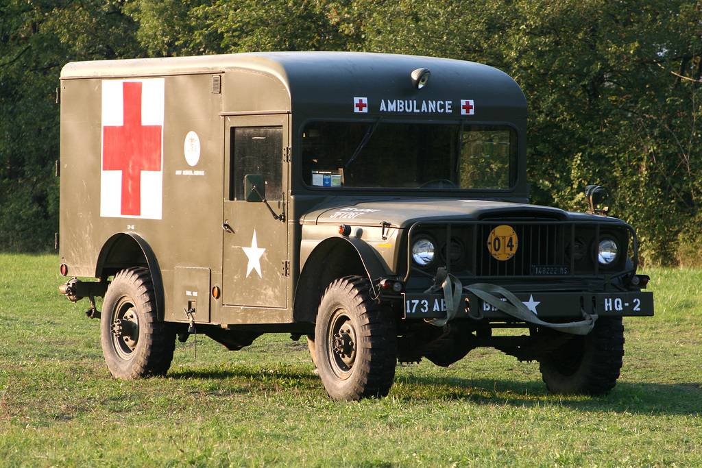 Jeep_M725%2C_military_ambulance.jpg