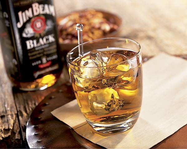 Jim-Beam-Black-Manhattan.jpg