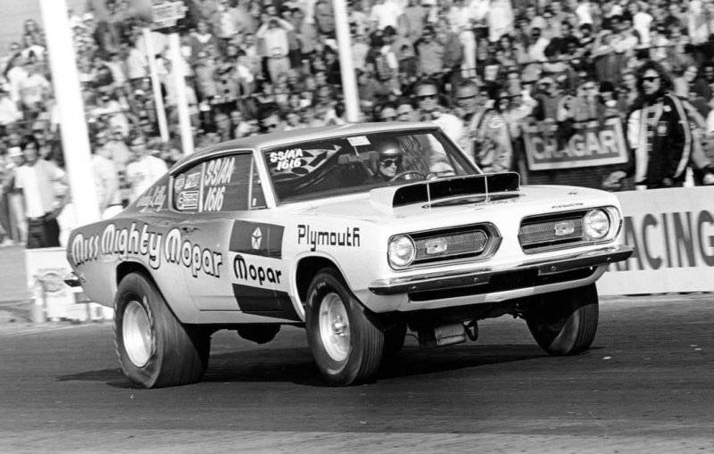 Judy Lilly in her Super Stock '68 Plymouth Hemi Barracuda (6).jpg