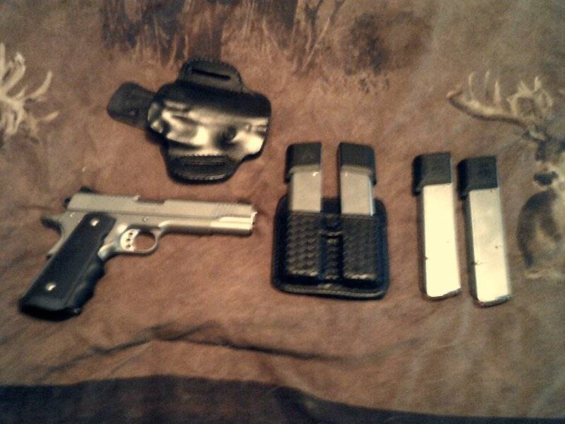 Kimber .45acp with finger grips & magwell 002.JPG