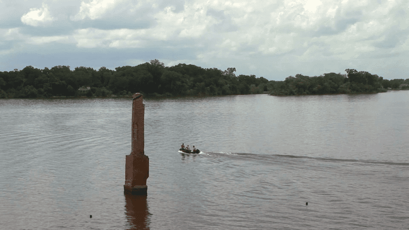 lake-peigneur-louisiana_4ku3dlr8__F0000.png