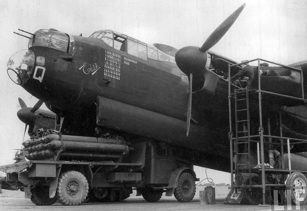 Lanc-arming.jpg