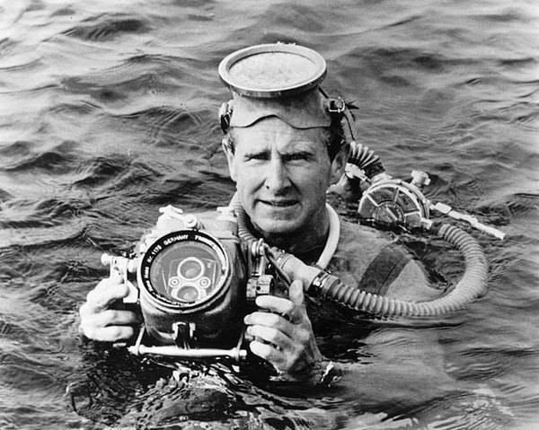 Lloyd-Bridges-Sea-Hunt.jpg