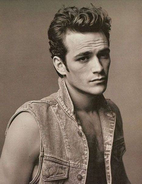 Luke-Perry-est-Dylan-McKay-dans-Beverly-Hills-90210.jpg