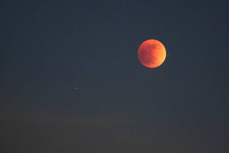 lunar-eclipse-051522-02-L.jpg