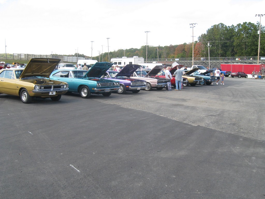 LVR MOPAR DAY 2010 123.jpg