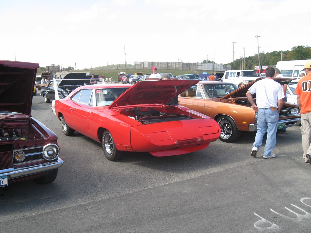 LVR MOPAR DAY 2010 126.jpg