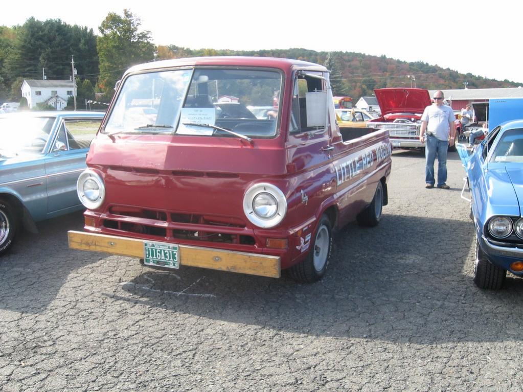 LVR MOPAR DAY 2010 132.jpg