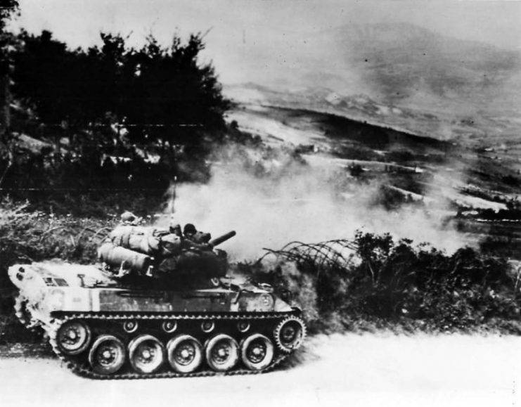 m18_hellcat_in_action_in_firenzuola_italy_1945-741x579.jpg