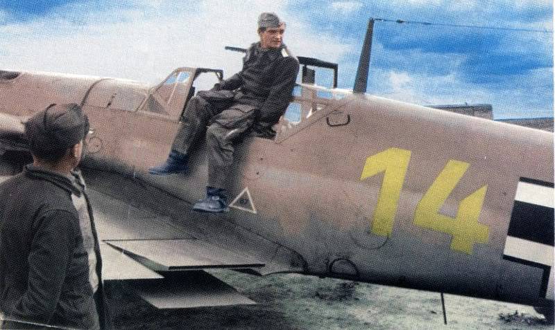 Marseille+(as+Oberleutnant)+%26+his+Bf109f4z.jpg