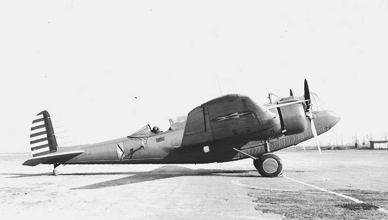 Martin_B-10_Long_Beach_1938_%284800374631%29.jpg