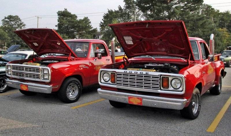 Misc Front End (1476) '79 & '78 Dodge Li'l Red Express Trucks.jpg