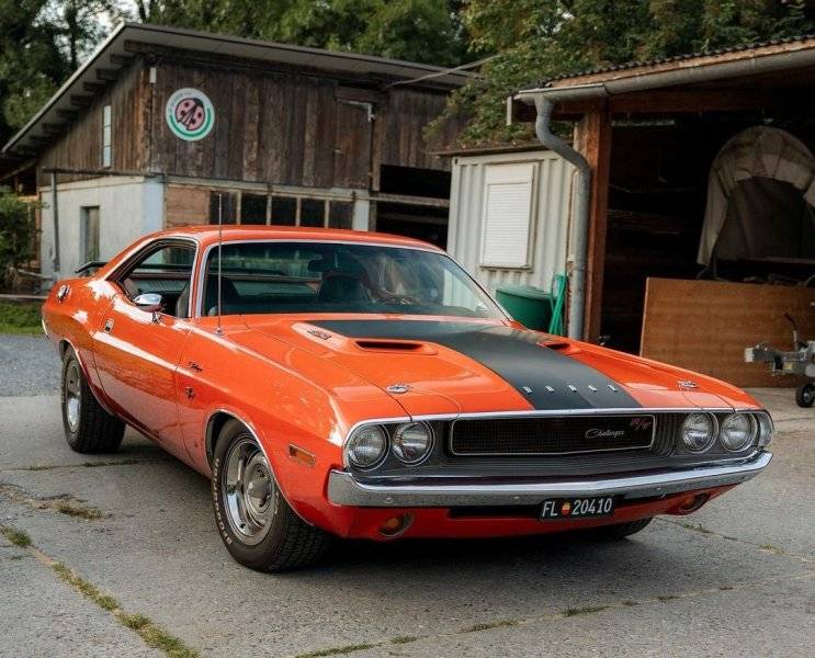 Misc Front End (1632) '70 Dodge Challenger RT.jpg