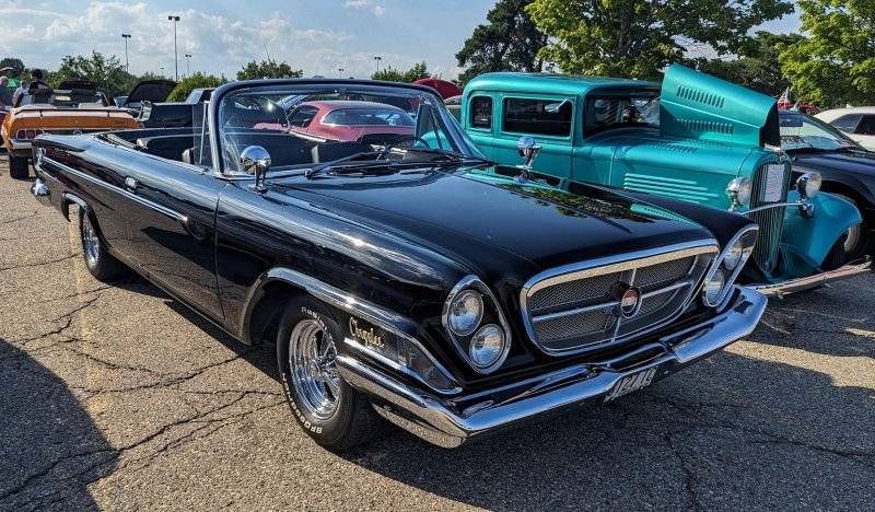 Misc Front End (16677) 1962 Chrysler 300 convertible.jpg