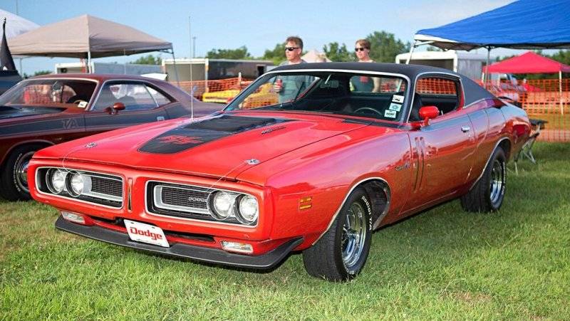 Misc Front End (16733) '71 Dodge Charger RT.jpg