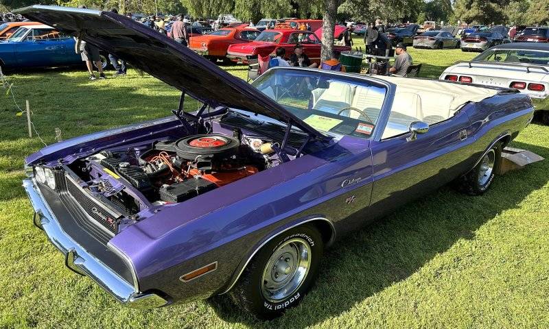 Misc Front End (16743) '70 Dodge Challenger RT Convertible in C7 Plum Crazy.jpg