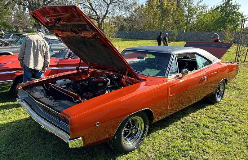 Misc Front End (16744)a '68 Dodge Charger RT in Coppersunset from DuPont’s Hot Hues 1.jpg