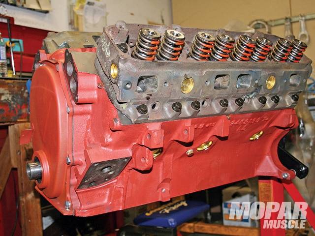 mopp_0906_07_z-mopar_906_cylinder_heads-front_view.jpg