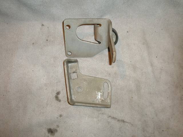 Mount Brackets PS Pumps 003 (Small) (2).JPG