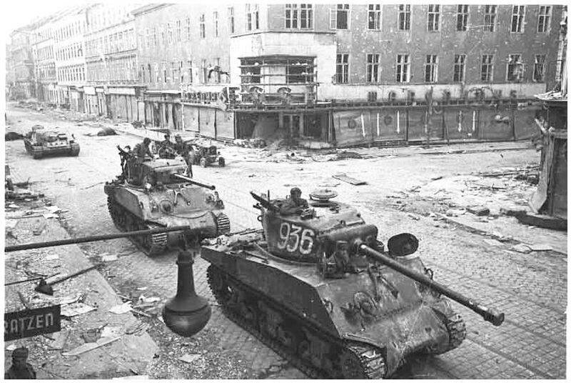 n-soviet-army-vienna-austria-1945-ww2-second-world-war-two-incredible-pictures-photos-images-020.jpg