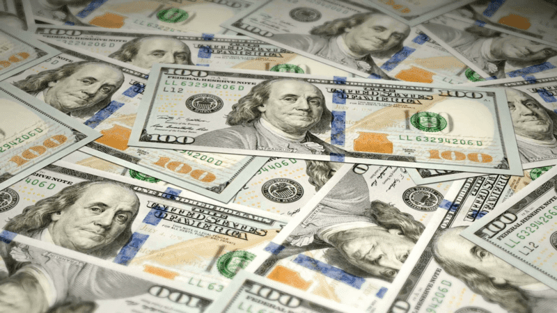 new-100-dollar-bills-swing-animation_vqfcszxnfe__F0000.png