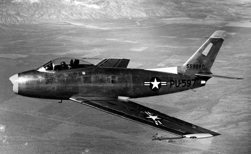 North_American_XP-86_Sabre_c1947.jpg